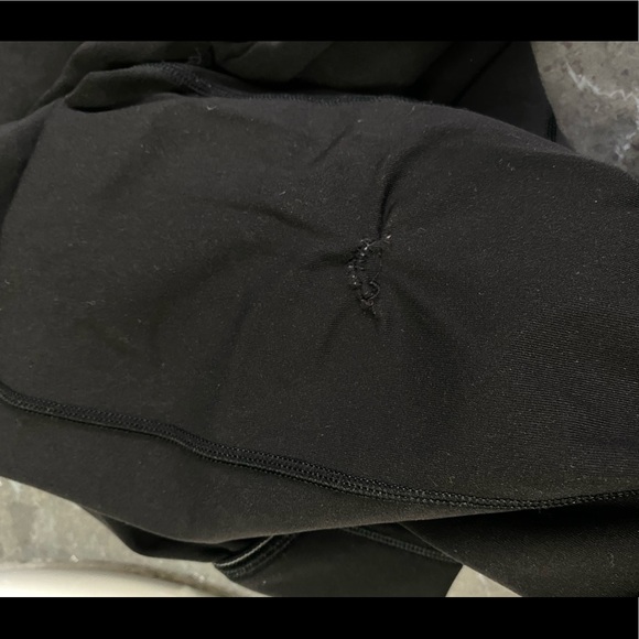 *FLAWED* Lululemon Speed Up Tight *Full-On Luxtreme 28" - Picture 7 of 8
